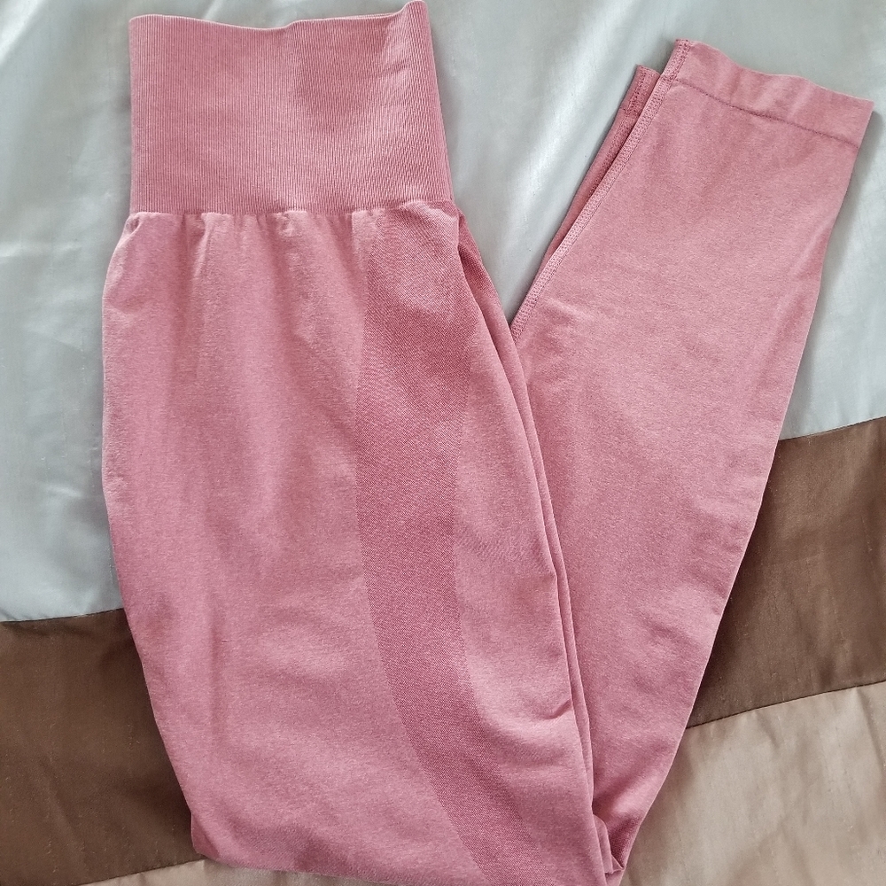 NWOT NVGTN Pink Pastel Seamless Leggings